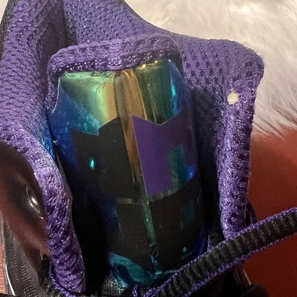 Dwight Howard D Light Basketball Sneakers Purple and Black w/ Iridescent Tongue - Picture 5 of 10